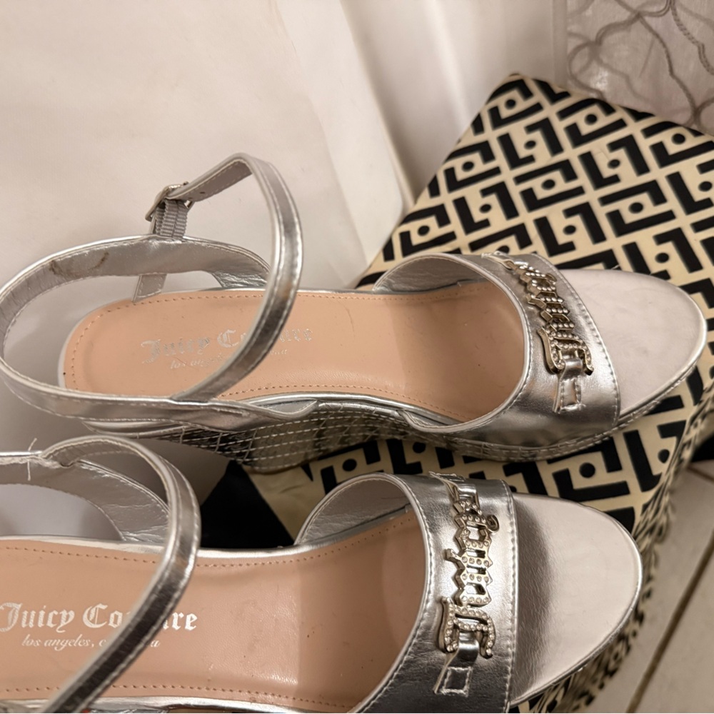 Juicy Couture Metallic Silver Sandals